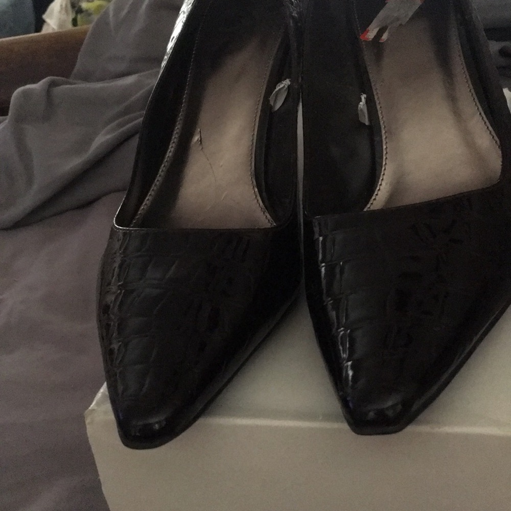 Beautiful mock crocodile BROWN heels